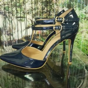 Journee Collection 8.5 Navy Heels